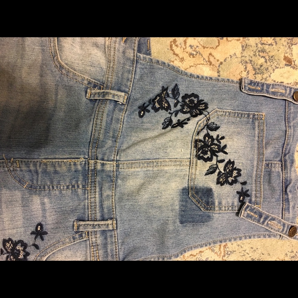 Embroidered overalls - Picture 3 of 4